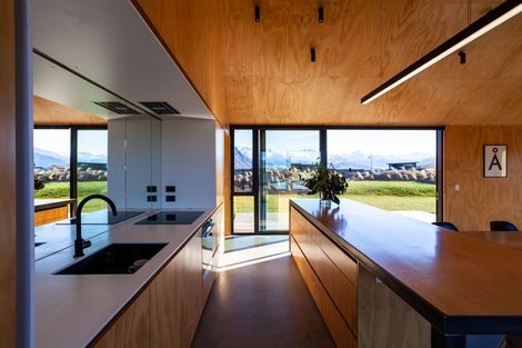 Photo of property in 12 Avalanche Place, Wanaka, 9305