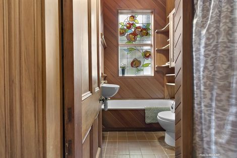 Photo of property in 124 Trelissick Crescent, Ngaio, Wellington, 6035