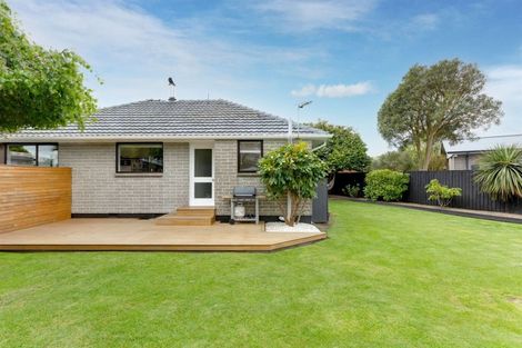 Photo of property in 15 Elwyn Place, Avonhead, Christchurch, 8042