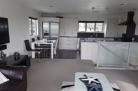 Photo of property in 3 Moray Place, Whiritoa, Whangamata, 3691