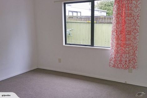 Photo of property in 7a Oteha Valley, Northcross, Auckland, 0632