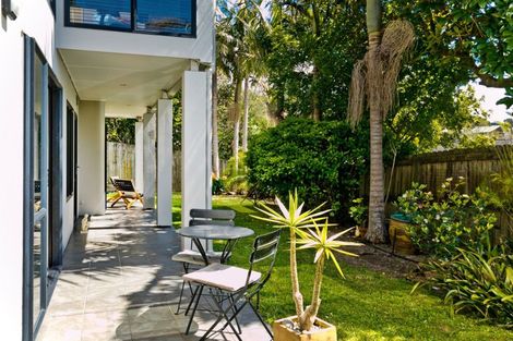 Photo of property in 2/17 Sartors Avenue, Northcross, Auckland, 0630