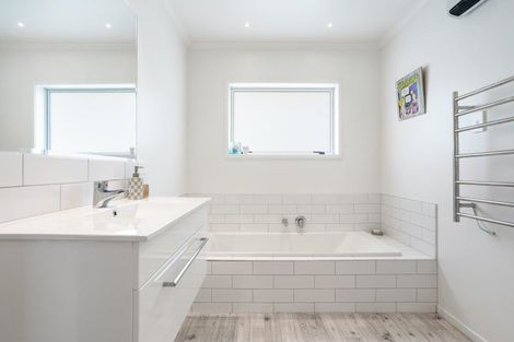 Photo of property in 115 Te Tutu Street, Whangamata, 3691