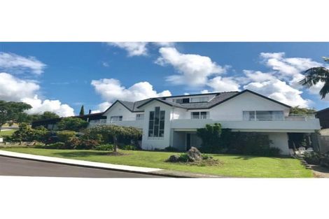 Photo of property in 10 Oakpark Place, West Harbour, Auckland, 0618
