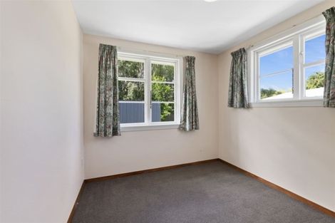 Photo of property in 32 Hollyford Avenue, Bryndwr, Christchurch, 8053