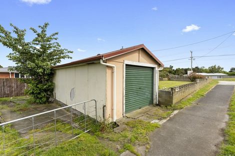 Photo of property in 72 Avenue Road, Foxton, 4814