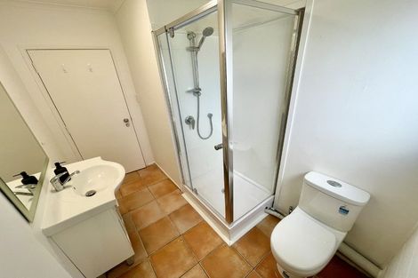 Photo of property in 2/56 Knightsbridge Drive, Forrest Hill, Auckland, 0620