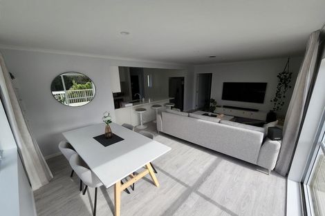 Photo of property in 19a Viridian Lane, Greenhithe, Auckland, 0632