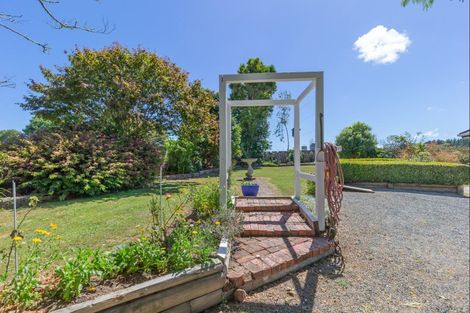 Photo of property in 223 Heatherlea East Road, Levin, 5571