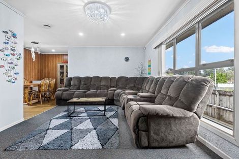 Photo of property in 16 Waterview Road West, Stanley Point, Takanini, 0624