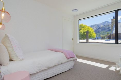 Photo of property in 2 Jenkins Place, Arrowtown, 9302