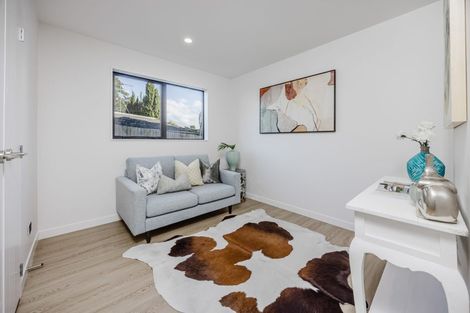 Photo of property in 6/24 Tupaki Place, Pakuranga Heights, Auckland, 2010