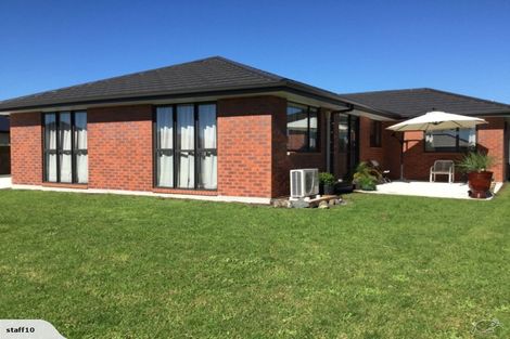 Photo of property in 12 O'farrell Drive, One Tree Point, 0118