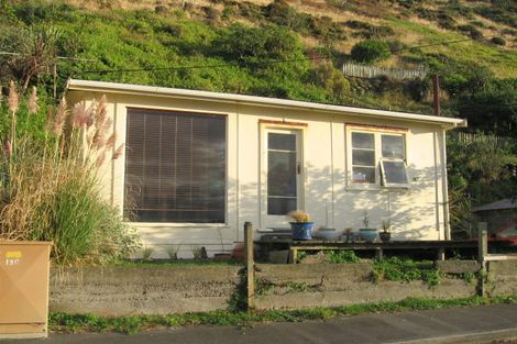 Photo of property in 130 Owhiro Bay Parade, Owhiro Bay, Wellington, 6023