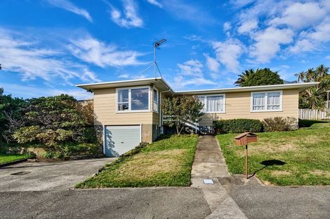 Photo of property in 3 Cleat Street, Whitby, Porirua, 5024
