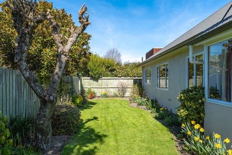 Photo of property in 1/102 Apsley Drive, Avonhead, Christchurch, 8042
