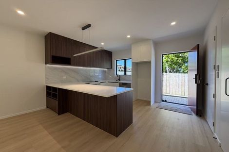 Photo of property in 140d Edgewater Drive, Pakuranga, Auckland, 2010