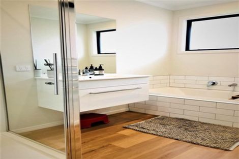 Photo of property in 25 Stowell Drive, Cromwell, 9310