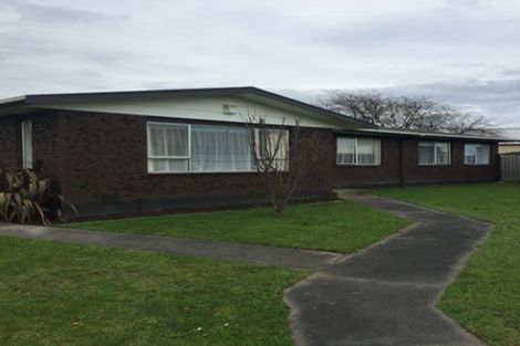 Photo of property in 42 Acacia Street, Kelvin Grove, Palmerston North, 4414