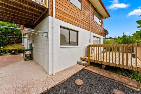 Photo of property in 1/12 Greenvalley Rise, Glenfield, Auckland, 0629