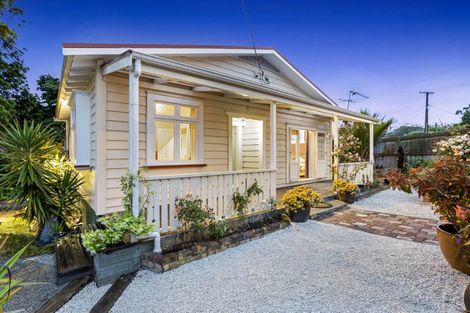 Photo of property in 40 Rangatira Road, Birkenhead, Auckland, 0626