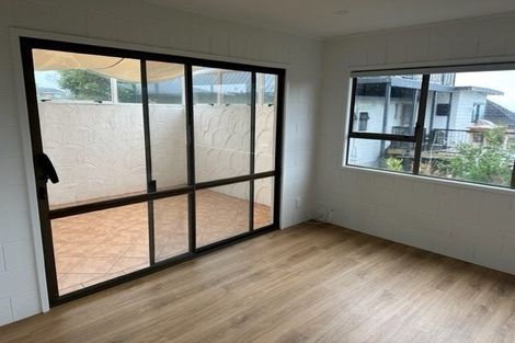 Photo of property in 258 Glamorgan Drive, Northcross, Auckland, 0630