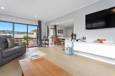 Photo of property in 16 Edgewater Grove, Whakatane, 3120