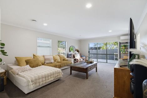 Photo of property in 6 Chadlington Avenue, Henderson, Auckland, 0612