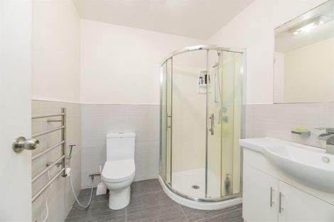 Photo of property in 10a Beeche Place, Birkdale, Auckland, 0626