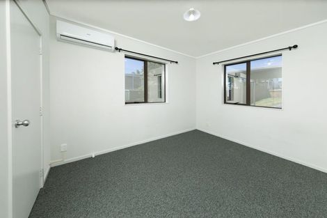 Photo of property in 19a Marewa Street, Te Atatu South, Auckland, 0610