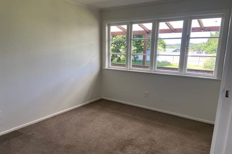 Photo of property in 18 School Road, Riverhead, 0820