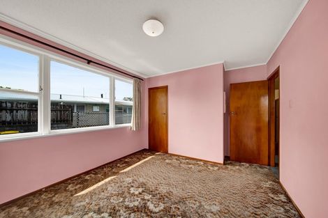 Photo of property in 12 Manu Crescent, Upper Vogeltown, New Plymouth, 4310