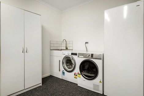 Photo of property in 17 Omahuru Road, Glenbrook, 2681