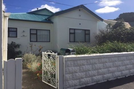 Photo of property in 70 Derwent Street, Island Bay, Wellington, 6023