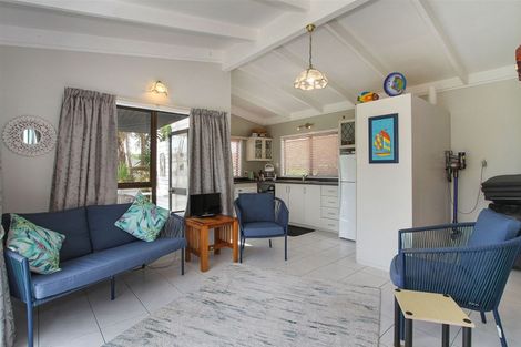 Photo of property in 46 Taihiki Road, Clarks Beach, 2122