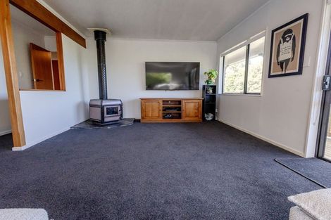 Photo of property in 30 Stanton Crescent, Karoro, Greymouth, 7805