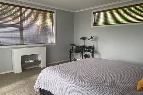 Photo of property in 37 Spinnaker Drive, Whitby, Porirua, 5024