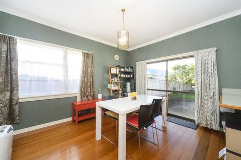Photo of property in 19 Franklin Avenue, Hokowhitu, Palmerston North, 4410