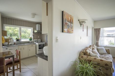 Photo of property in 22 Chelsea View Drive, Chatswood, Auckland, 0626
