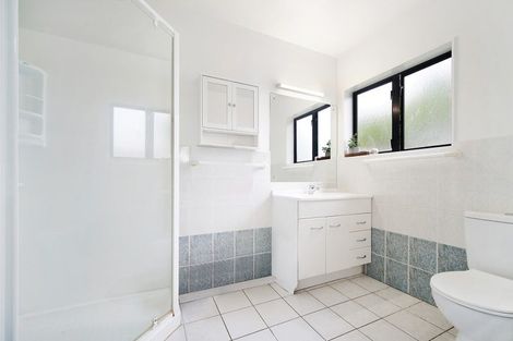 Photo of property in 12 Ginders Drive, Massey, Auckland, 0614