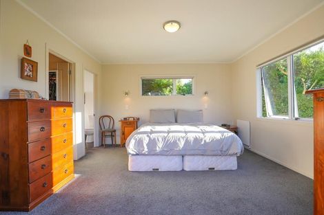 Photo of property in 68 Kinloch Road, Kinloch, Taupo, 3377