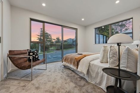 Photo of property in 72a Sycamore Drive, Sunnynook, Auckland, 0620