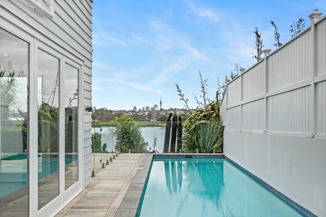 Photo of property in 1 Bangor Street, Point Chevalier, Auckland, 1022