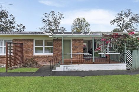 Photo of property in 2/53 Ayton Drive, Totara Vale, Auckland, 0629