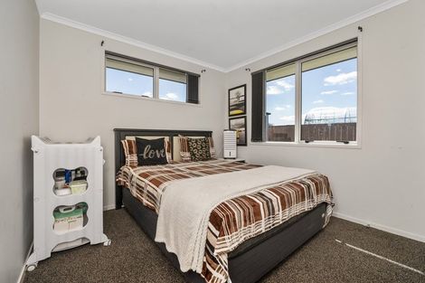 Photo of property in 27 Waterside Drive, Pyes Pa, Tauranga, 3112