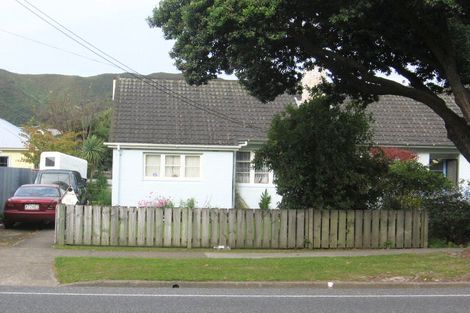 Photo of property in 120 Cambridge Terrace, Fairfield, Lower Hutt, 5011