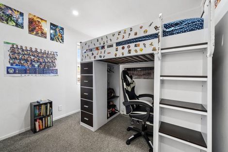 Photo of property in 1/3 Benygloe Place, Highland Park, Auckland, 2010