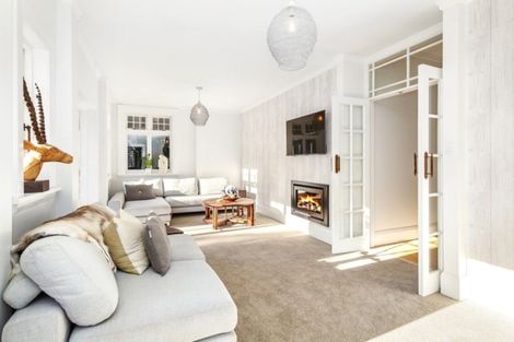 Photo of property in 301 Fergusson Drive, Heretaunga, Upper Hutt, 5018