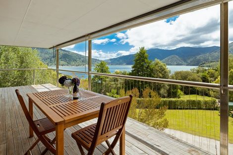 Photo of property in 255 Queen Charlotte Drive, Havelock, Picton, 7281