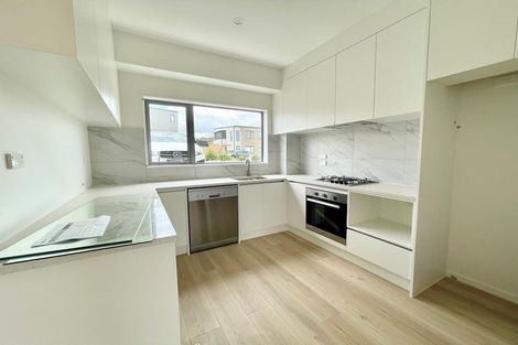 Photo of property in 15b Crestview Rise, Papakura, 2110